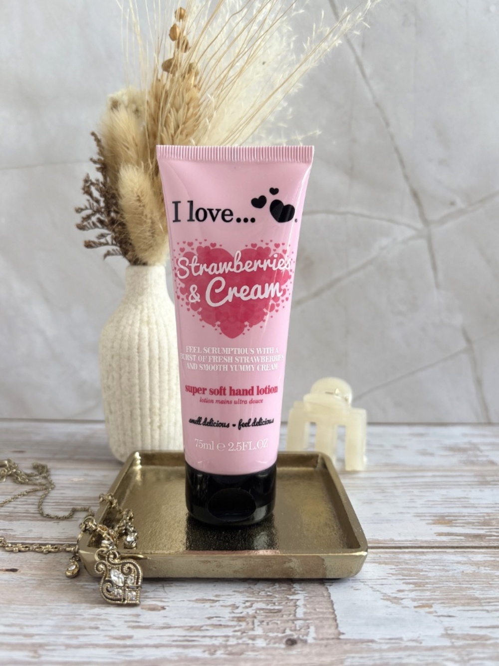 I Love Strawberries & Cream Super Soft Hand Lotion New UK Pink Skincare Beauty